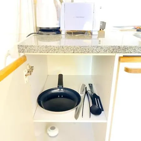 Appartement Self Check-in Cozy Studio Near Kamppi Metro, Hietaranta Beach!
