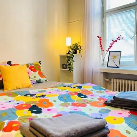 Self Check-in Cozy Studio Near Kamppi Metro, Hietaranta Beach! דירה הלסינקי