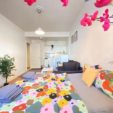 Self Check-in Cozy Studio Near Kamppi Metro, Hietaranta Beach! *