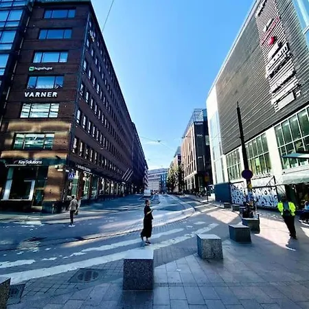 Huoneisto Self Check-in Cozy Studio Near Kamppi Metro, Hietaranta Beach! Helsinki